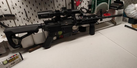 Pues lo dicho, vendo rifle de la marca DPMS y modelo Panther en calibre 6.8 spc.

Tiene las siguientes 02