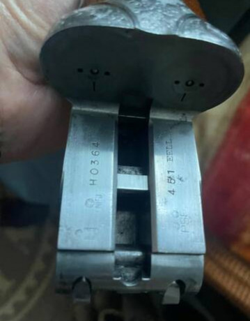 Un amigo tiene esta Beretta que quiere vender.
No tengo ni idea de escopetas. A ver lo que me podéis decir.
Gracias 02