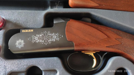 Se vende escopeta de plato marca Fabarm calibre 12 con una y dos estrellas respectivamente.El estado del 01