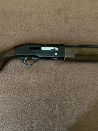 Se venden Escopeta Benelli super 90 de 71, con polichoke de *** nuevo pavonada y en perfecto estado, funciona 11