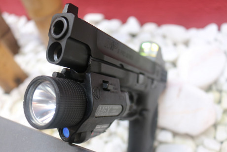 Buenos días, vendo la siguiente pistola:

Es una mp9 CORE de 5" en perfecto estado interior y exterior. 10