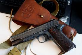 Me enamorao :shock:  de esta arma, sale en la revista armas y municiones de este mes, ese negro mate intenso 00