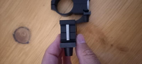 Vendo anillas warne tactical para visores de 30mm,ppara carril picatinny.estan como nuevas.80 euros puestas 21