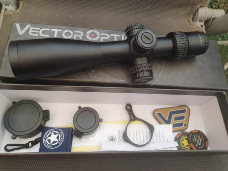 Vendo visor Vector Optics Veyron 4-16x44 FFP compacto.

· Monotubo de 30mm, Ultra CORTO 270mm 10,3 ", 42