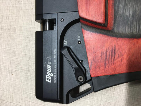 Vendo este pcp de Edgun modelo matador tamaño standard en calibre 6,35. 
Culata laminada en rojo y negro, 11