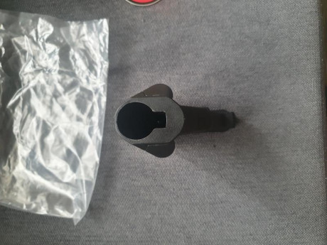 VENDIDO.

Vendo culata Magpul STR Mil-Spec, para AR15. Con orificio para enganche QD Magpul. Compartimentos 12