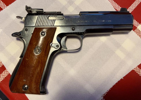 Vendo una llama especial 9mm, 9x19, en muy buen estado , con un cargador, tipo 1911, el arma está en Asturias, 02
