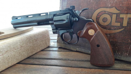 Hola! Pongo a la venta mi Revólver Colt diamondback 22, cañón 6". Poco que decir de este magnífico 02