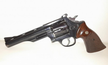 HOLA, vendo revolver marca: "Llama", modelo: "Super comanche II", cañón de 6",calibre: 02