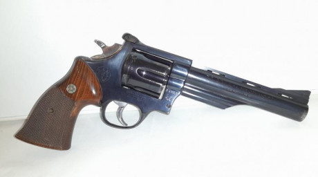 HOLA, vendo revolver marca: "Llama", modelo: "Super comanche II", cañón de 6",calibre: 01