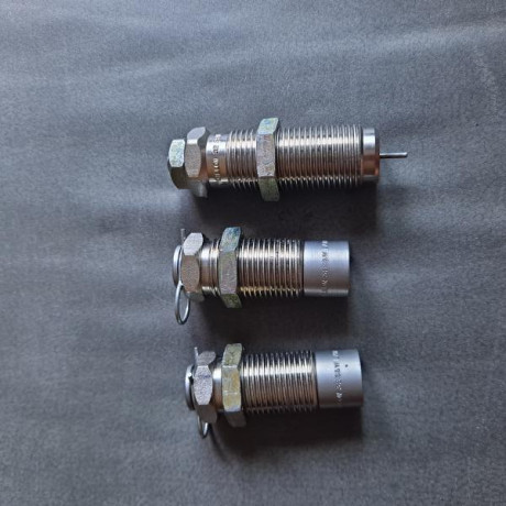   VENDIDOS
  Vendo dais 32 s w y conversión del mismo calibre(faltan algunas piezas de la conversión)
 02