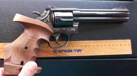 Se que muchos me diréis que semiautomatica pero... soy un enamorado de los revólveres y por eso pido vuestra 91