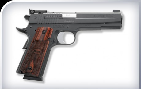 Me enamorao :shock:  de esta arma, sale en la revista armas y municiones de este mes, ese negro mate intenso 90