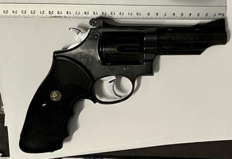 Llama Martial 38 especial, 200 euros portes aparte, está en Asturias.

Rebaja a 180 euros incluidos los 02