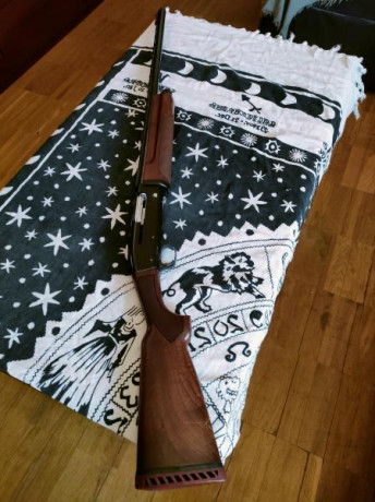Se vende escopeta semi automatica en muy buen estado marca Franchi a muy buen precio. El que se la lleve 02