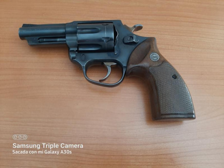 Hola, por cesar en la actividad por falta de tiempo vendo este mitico Revolver Astra , esta guiado en 00