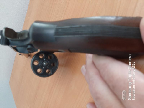 Hola, por cesar en la actividad por falta de tiempo vendo este revolverSmith & Wesson 6"   esta 00