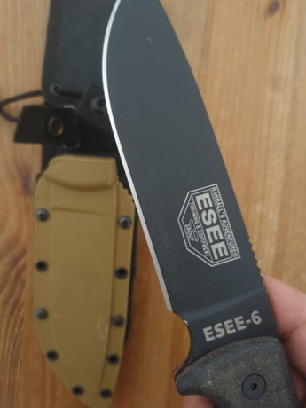 Se vende sin un solo nuevo a estrenar con su funda de kydex y tahali en cordura de esee un gran cuchillo 00