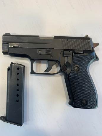 Vendo Pistola Compacta SIG SAUER  Modelo P-225, calibre 9 mm parabellum.
Funciona perfectamente y el estado 00