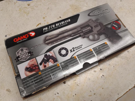 Hola, vendo este revolver Gamo modelo PR-776 calibre 4,5 de co2. Su estado es excelente, tanto de estética 12