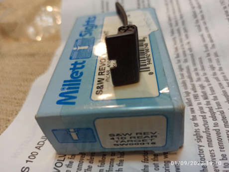  IMG-20220902-WA0001.jpg  IMG-20220902-WA0002-1.jpg  IMG-20220902-WA0000.jpg 
Alza nueva para revolver 00