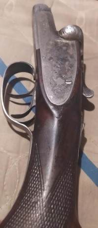 Se vende escopeta paralela del   calibre 12/70 extractora  con válvulas de gases y platina entera. 

Tiene 20