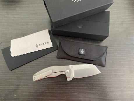 Buenas, pongo a la venta està Kizer Shepdog flipper en acero S35VN y cachas en titanio. Usada únicamente 00