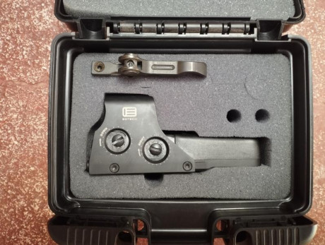 Vendo Eotech 512 A65 última generación.
Con pilas AA. 

Precio 425 eu portes a parte 
precio no negociable, 01
