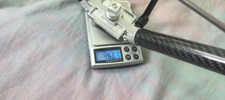 Bipode para rifle fabricado en carbono y aluminio muy robusto, sujeción al rifle para carril UIT, peso 00