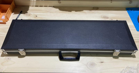 Hola

Dispongo de varios estuches de armas que quiero vender.
Pongo fotos de los que tengo de más calidad. 32