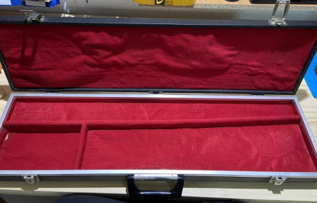 Hola

Dispongo de varios estuches de armas que quiero vender.
Pongo fotos de los que tengo de más calidad. 31