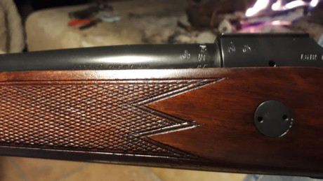 Vendo un rifle Sako L61R en el calibre 300 H&H. Customizado por maestro armero.

Precio 1.300 eu  31