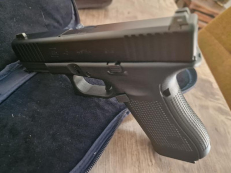 GLOCK 45 

Nueva, casi estreno. en su caja original, miras de tritio y desconector 3 libras 

600 euros.

690686929 02