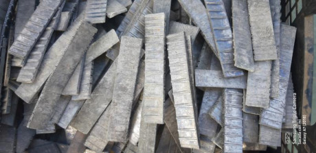 Buenos dias. Se retira el anuncio de la venta ya que parece ser que no es el momento adecuado.      
 02