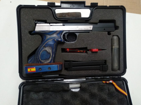VENDIDA. Mi amigo Pedro vende esta pistola comprada el año 2021, sin apenas uso, con el contrapeso de 02