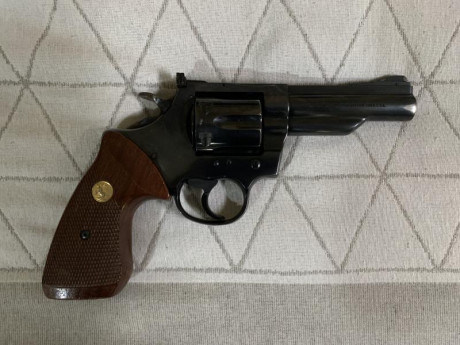 Colt trooper 357 guiado en A, impecable, se encuentra en madrid
350 euros más gastos de envío si los hubiera.
Saludos 00