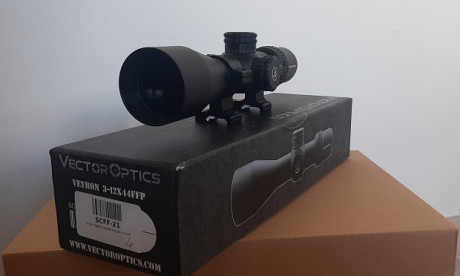 Hola,

Visor Vector Optics Veyron 3-12x44 FFP, en impecable estado, reticulo MPR-4, extremadamente compacto,
incluye 01