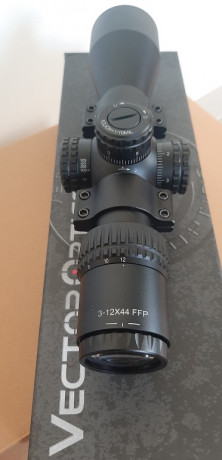 Hola,

Visor Vector Optics Veyron 3-12x44 FFP, en impecable estado, reticulo MPR-4, extremadamente compacto,
incluye 00