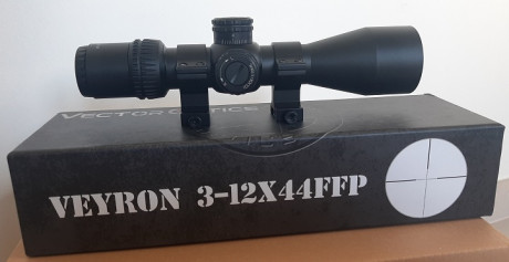 Hola,

Visor Vector Optics Veyron 3-12x44 FFP, en impecable estado, reticulo MPR-4, extremadamente compacto,
incluye 12