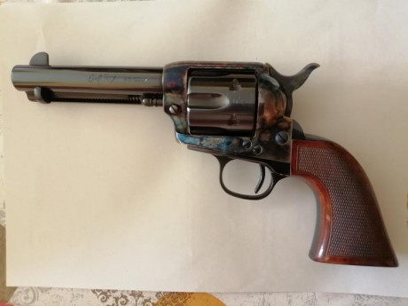   Muy a mi pesar me veo obligado a vender mi Uberti Evil Roy calibre .45Long Colt en Libro de coleccionista, 01