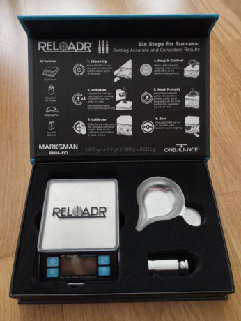 Vendo Báscula Marksman Reloader impecable. 43 euros env. Incluido . Info por privado 01