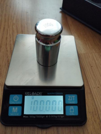 Vendo Báscula Marksman Reloader impecable. 43 euros env. Incluido . Info por privado 00