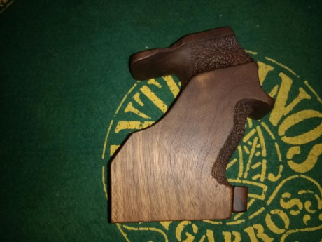 Vendo cacha Steyr de zurdo talla L
La cacha está totalmente nueva puesta solo una vez (no puedo tirar 01