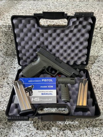 Se vende HS Produkt XDM-9 5,3″ (Springfield Armory). Capacidad de los cargadores de 19 cartuchos. Cañón 02