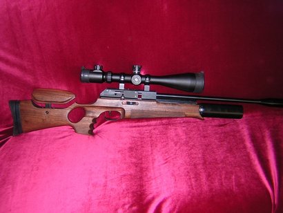 hola
os presento my ultimo trabajo sobre una carabina UMAREX 850 AirMagnum pasada al aire.
cañon roscado 32