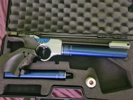 Se vende hammerli ap40 con cacha talla M zurdo en perfecto estado de funcionamiento y con 2 botellas, 01