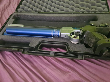 Se vende hammerli ap40 con cacha talla M zurdo en perfecto estado de funcionamiento y con 2 botellas, 00