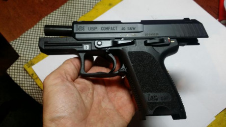 VENDIDA.Hola, vendo HK  USP COMPACT , calibre 40 SW.  Dos o o tres cajas disparadas.PRECIO 400 € .Guiada 11