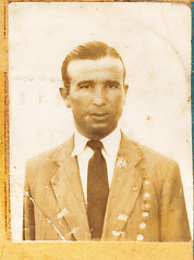  EN RECUERDO Y HOMENAJE A LOS QUE YA NO ESTÁN. 

Si pones en  GOOGLE    PASAPORTES EN LA MEMORIA   da 20