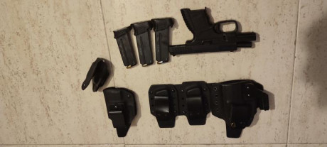 Buenas, pues eso, vendo Walther pps con un cargador extra es decir uno de 7 y 2 de 8 ( de 8 suele venir 01